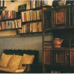 Kapillarregale aus poröser Keramik: Möbel, die Raumluft befeuchten und kühlen – ganz ohne Strom