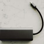 Steckdosenfrei denken: 48‑V‑DC und USB‑C‑PD im Möbel – unsichtbare Stromversorgung für Küche, Wohnzimmer und Homeoffice