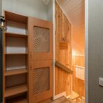 Unsichtbare Klimaanlage im Regal: Kapillaraktive Lehmregale mit PCM kühlen Räume, dämpfen Lärm und ordnen den Alltag